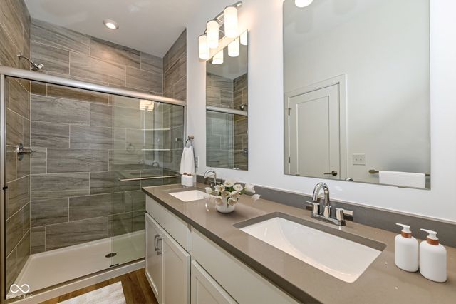 2422 Winthrop Avenue, Indianapolis, IN 46205