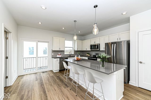 2422 Winthrop Avenue, Indianapolis, IN 46205