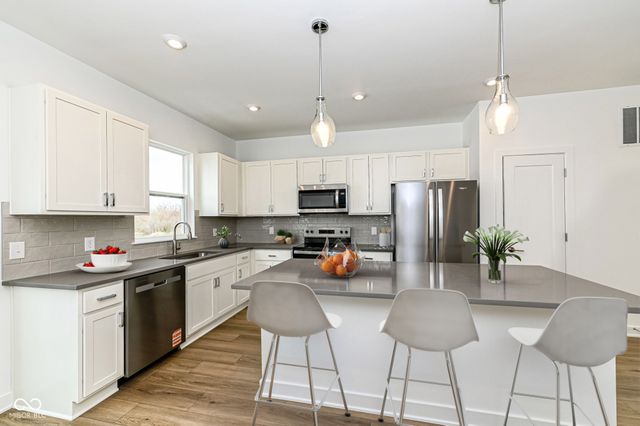 2422 Winthrop Avenue, Indianapolis, IN 46205