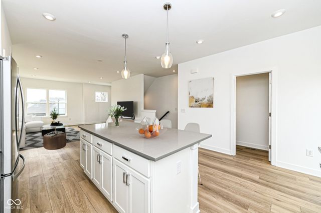 2422 Winthrop Avenue, Indianapolis, IN 46205