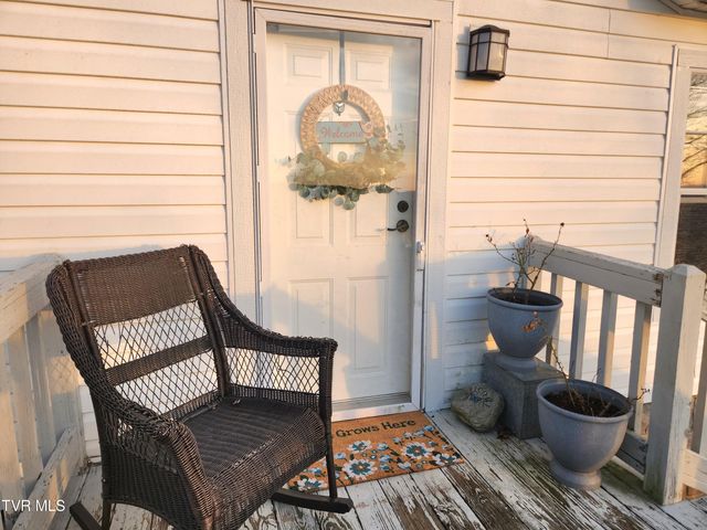 356 Lories Lane, Piney Flats, TN 37686