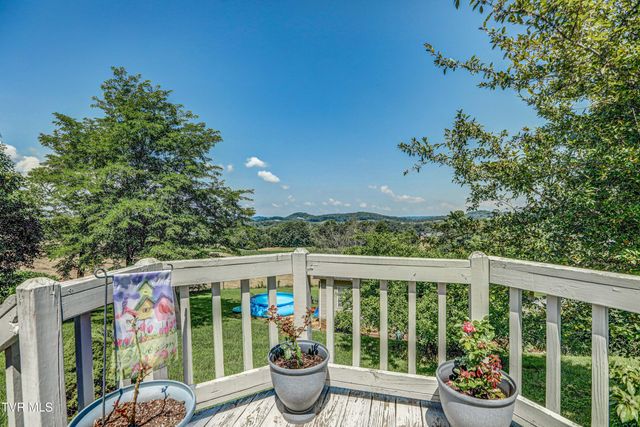 356 Lories Lane, Piney Flats, TN 37686