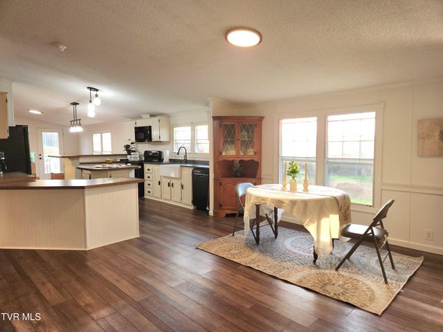 356 Lories Lane, Piney Flats, TN 37686