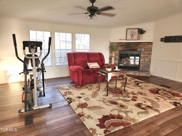 356 Lories Lane, Piney Flats, TN 37686