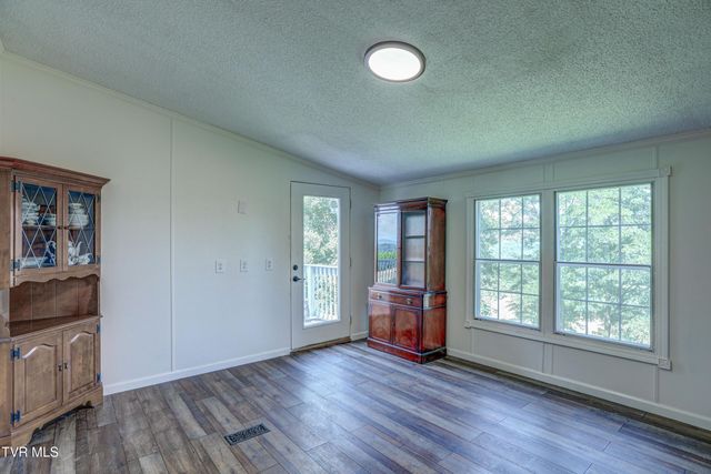 356 Lories Lane, Piney Flats, TN 37686