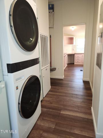 356 Lories Lane, Piney Flats, TN 37686