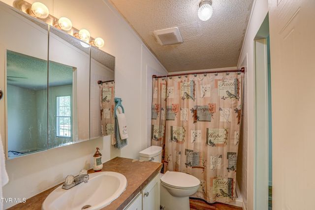 356 Lories Lane, Piney Flats, TN 37686