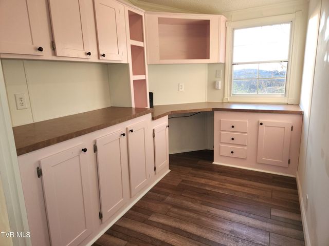 356 Lories Lane, Piney Flats, TN 37686