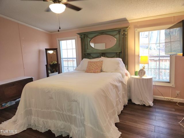 356 Lories Lane, Piney Flats, TN 37686