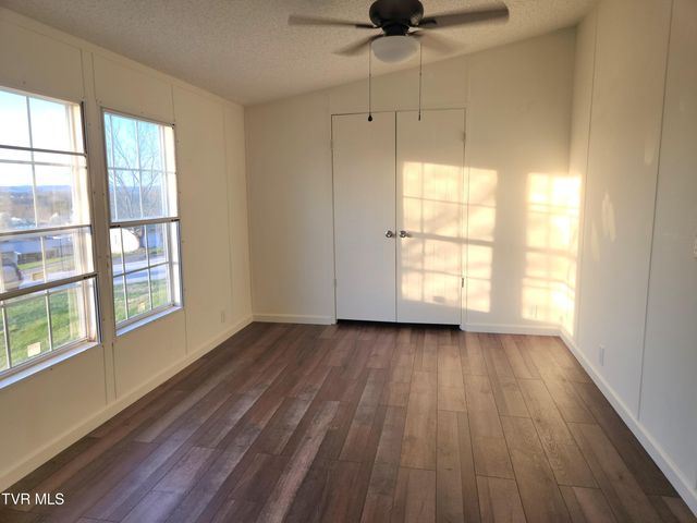 356 Lories Lane, Piney Flats, TN 37686