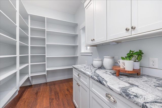 3772 N Willowbar Ln, Garden City, ID 83714