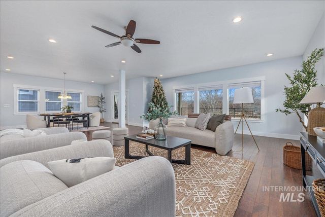 3772 N Willowbar Ln, Garden City, ID 83714