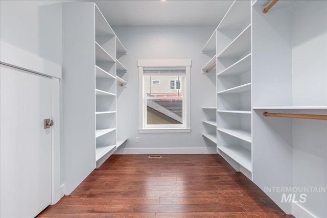 3772 N Willowbar Ln, Garden City, ID 83714