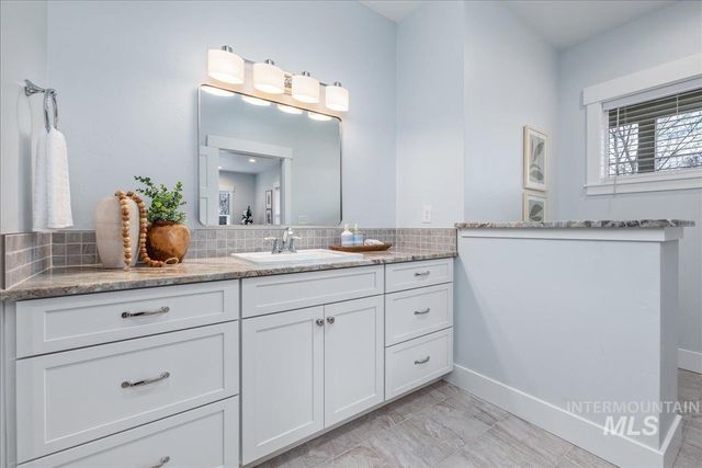 3772 N Willowbar Ln, Garden City, ID 83714