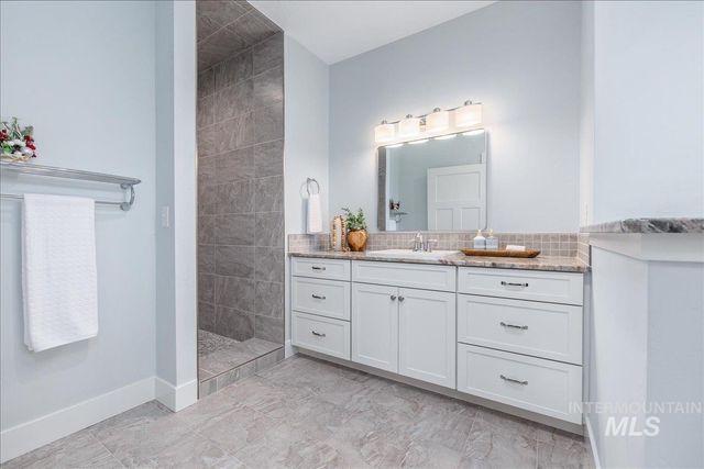 3772 N Willowbar Ln, Garden City, ID 83714