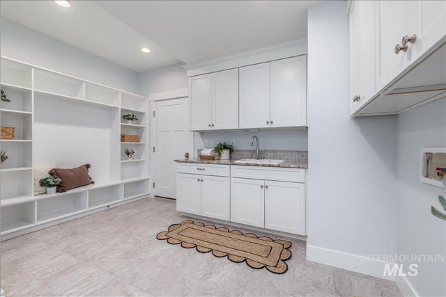 3772 N Willowbar Ln, Garden City, ID 83714