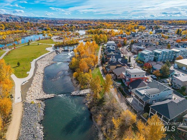 3772 N Willowbar Ln, Garden City, ID 83714