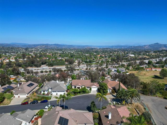 1992 Ridge Way Glen, Escondido, CA 92029