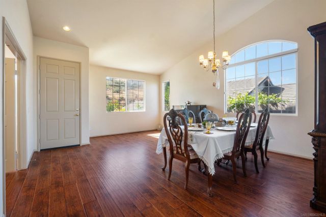 1992 Ridge Way Glen, Escondido, CA 92029