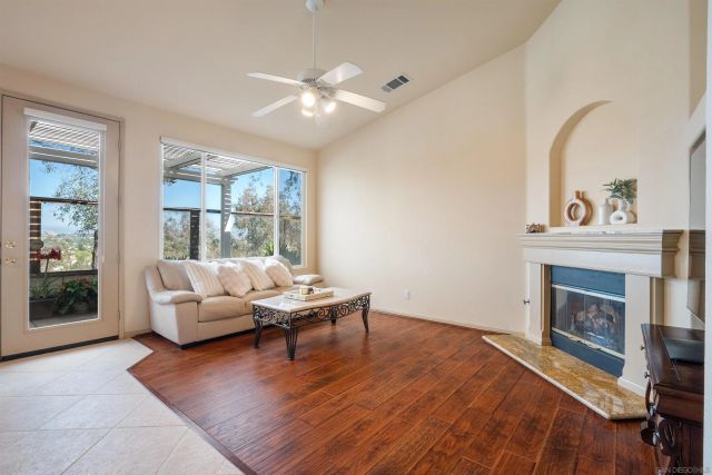 1992 Ridge Way Glen, Escondido, CA 92029