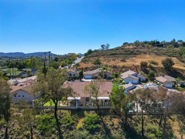 1992 Ridge Way Glen, Escondido, CA 92029