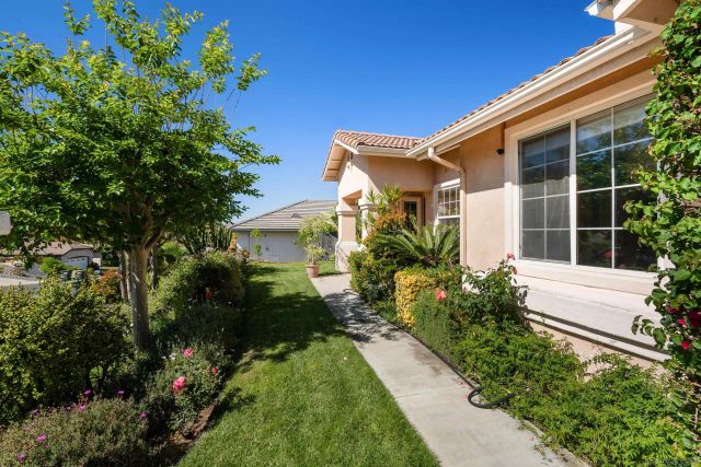1992 Ridge Way Glen, Escondido, CA 92029