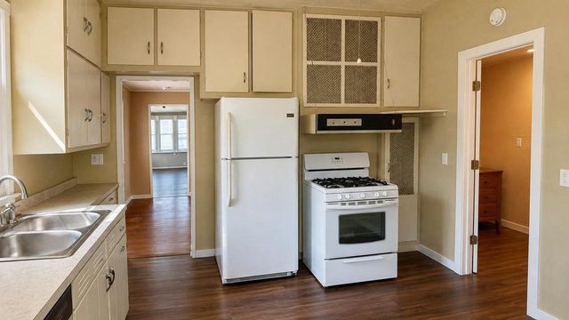 1022 MT VERNON STREET, Oshkosh, WI 54901