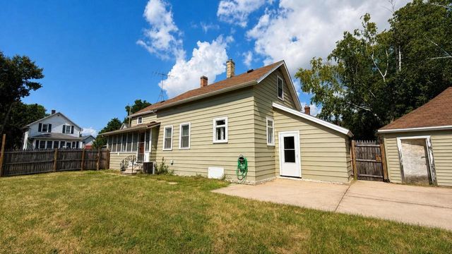 1022 MT VERNON STREET, Oshkosh, WI 54901