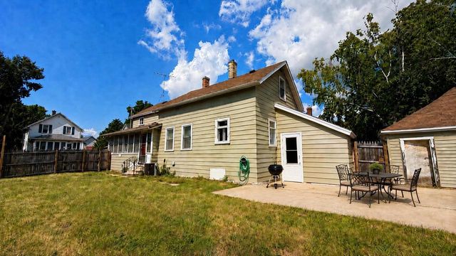 1022 MT VERNON STREET, Oshkosh, WI 54901