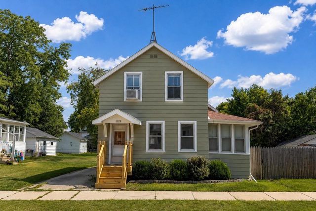 1022 MT VERNON STREET, Oshkosh, WI 54901