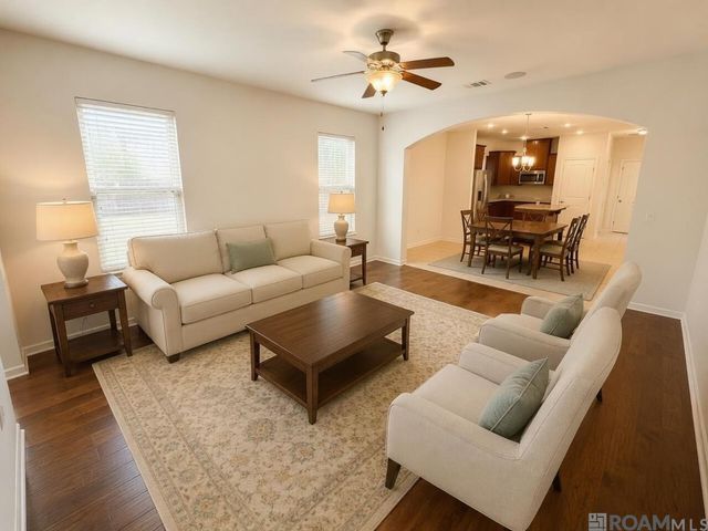 1439 Granby Dr, Baton Rouge, LA 70820