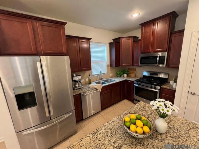 1439 Granby Dr, Baton Rouge, LA 70820