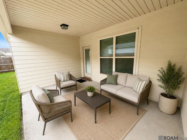 1439 Granby Dr, Baton Rouge, LA 70820