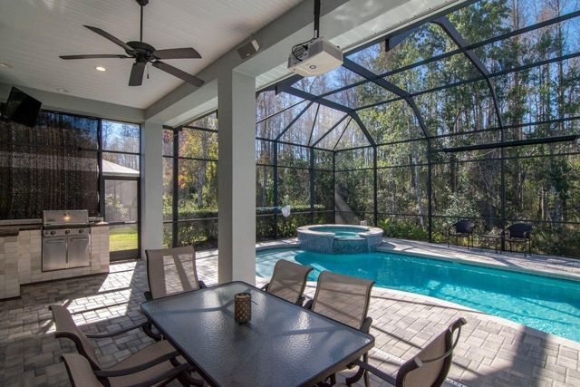 18916 SAINT LAURENT DRIVE, Lutz, FL 33558