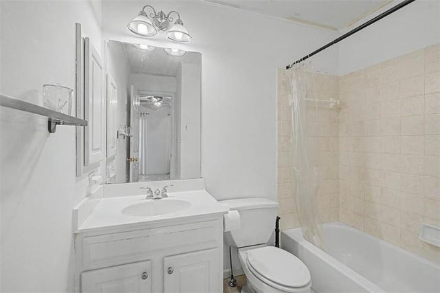 615 Stonebriar Way SW, Atlanta, GA 30331