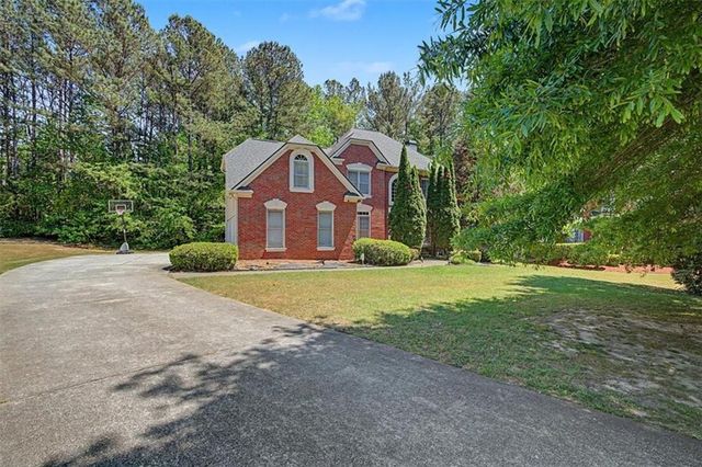 615 Stonebriar Way SW, Atlanta, GA 30331
