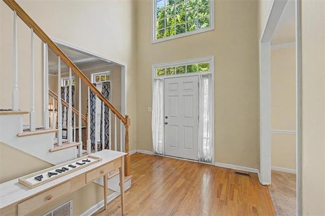 615 Stonebriar Way SW, Atlanta, GA 30331