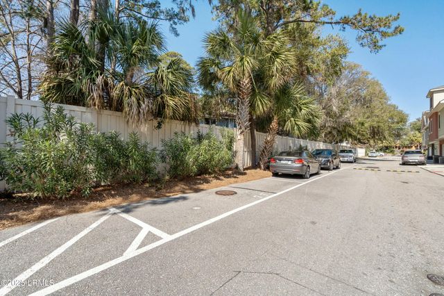 77 Battery Creek Club Drive, Beaufort, SC 29902