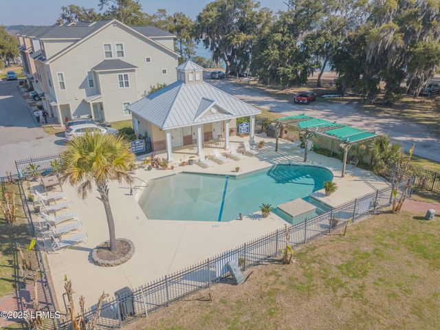 77 Battery Creek Club Drive, Beaufort, SC 29902