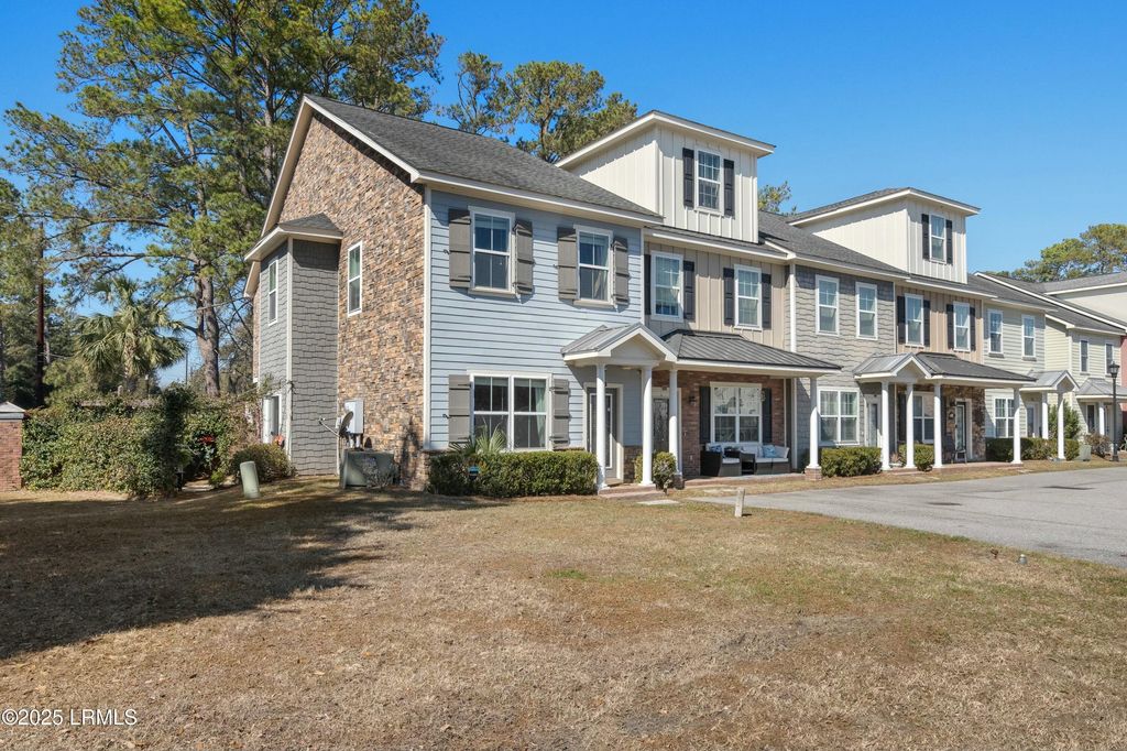 77 Battery Creek Club Drive, Beaufort, SC 29902