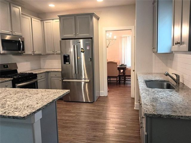 807 Ridgeview Court, Hampton, GA 30228