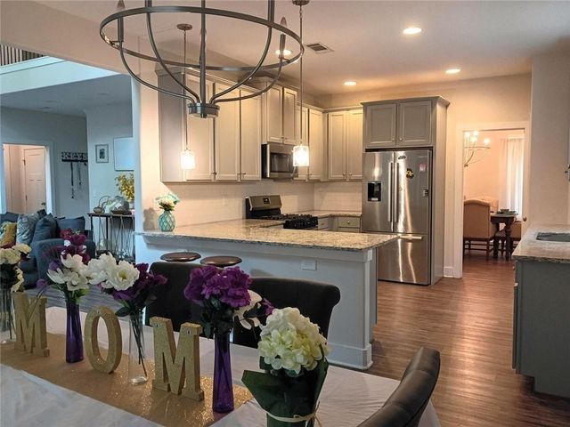 807 Ridgeview Court, Hampton, GA 30228