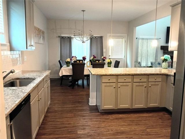 807 Ridgeview Court, Hampton, GA 30228