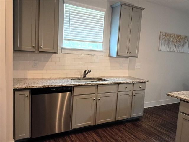 807 Ridgeview Court, Hampton, GA 30228