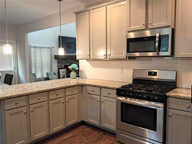 807 Ridgeview Court, Hampton, GA 30228