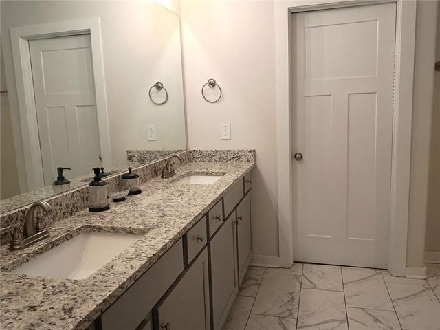 807 Ridgeview Court, Hampton, GA 30228