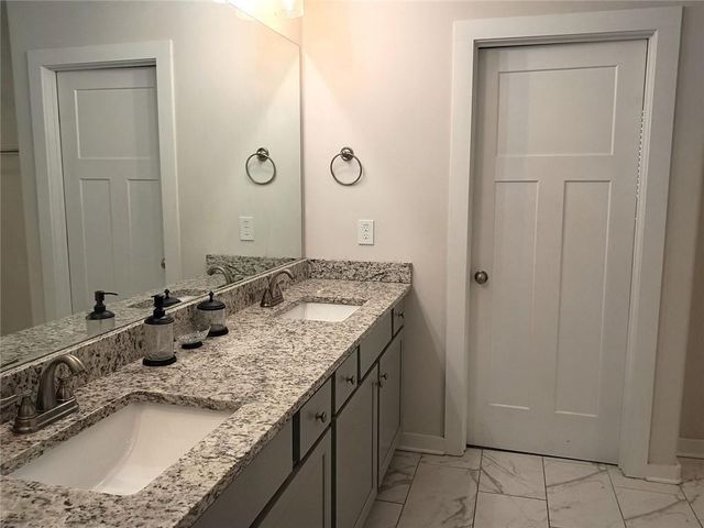 807 Ridgeview Court, Hampton, GA 30228