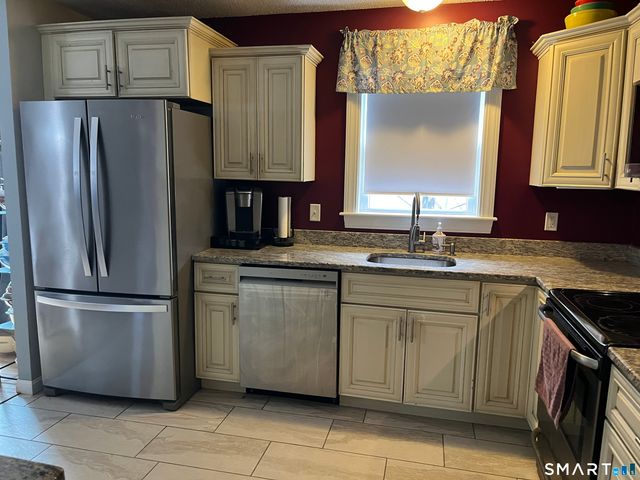 23 Green Valley Drive, Montville, CT 06370