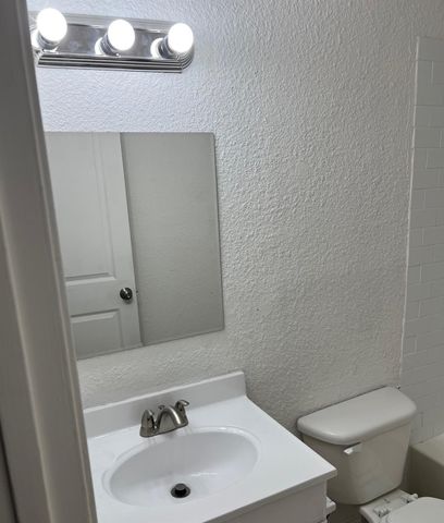 522 E Woodard Street, Denison, TX 75021