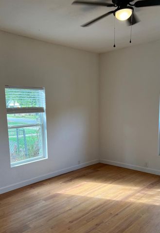 522 E Woodard Street, Denison, TX 75021